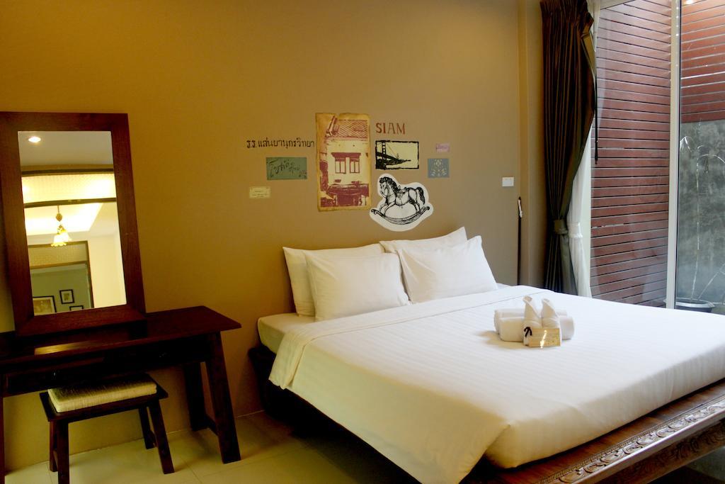 Feung Nakorn Balcony And Cafe 3* Бангкок